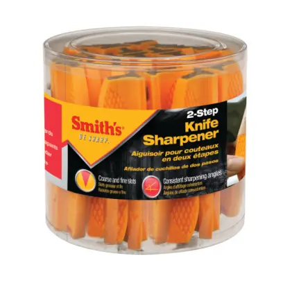 Dvoustupňový brousek na nože Smith je vybaven dvěma břity z karbidu wolframu s přednastavenými úhly, které zajišťují vždy dokonalé ostří.