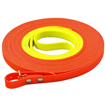 Plochá stopovací šňůra. Vyrobeno z odolného a lehce omyvatelného materiálu BIOTHANE. Průměr 16 mm.