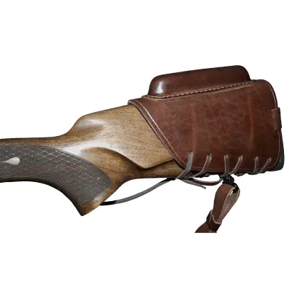 Kožená lícnice na pažbu se šněrováním. Chrání pažbu zbraně a přináší větší pohodlí při střelbě.