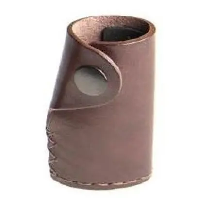 Chránič ústí hlavně z kvalitní kůže s molitanovým polstrováním. Chrání ústí hlavně před poškozením a vniknutím nečistot. Provedení: kulobroková kozlice.