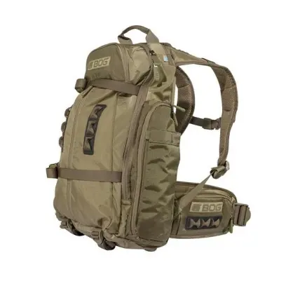 Lehký batoh BOG Kinetic je vyroben z funkčního, odolného a tichého materiálu. Vybaven je krytem proti dešti, upínáním na střeleckou podpěru a botkou na zbraň.