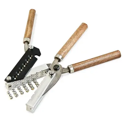 Kleště na odlévání 18 brokových střel najednou. Diametr .330 (8,4mm). Původní provedení již nevyráběného produktu.