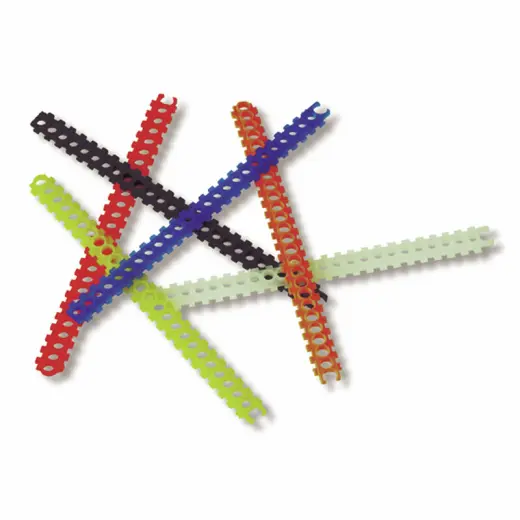 8-balení RCBS pásků na zápalky. Každý pásek pojme 25 zápalek pro malorážné pušky. Zápalky nejsou součástí balení.