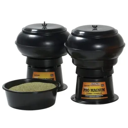 Velkoobjemová vibrační pračka Lyman pro suché praní nábojnic.