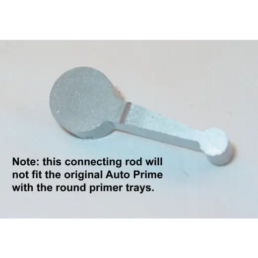 Náhradní díl AUTO-PRIME XR Connect Rod. Určeno pro nové zápalkovače LEE Auto Prime s hranatým zásobníkem zápalek.
