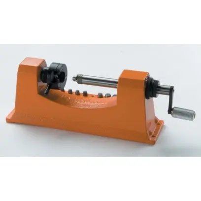 Zkraťte všechny nábojnice od ráže .17 do .458 bez potřeby držáků nábojnic! Obsahuje sadu devíti zavaděčů nábojnic.