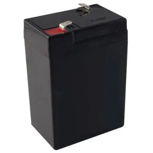 Akumulátor o napětí 6V a kapacitě 5 Ah. Rozměry: 10 cm x 7 cm x 4,5 cm (V x Š x H)