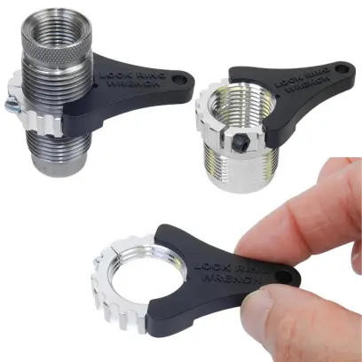 Černý nylonový klíč pro snadnou montáž rychlovýměnných vložek SPline Drive Breech Lock Bushing a nových, ozubených zajišťovacích matic LEE Lock Ring.