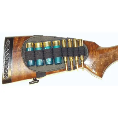 Textilní návlek na pažbu s gumovými poutky na 4 brokové a 4 kulové náboje. Optimální pro rychlé přebíjení pušky.