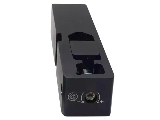 Zkrácná vložka prachovače Dillon řeší problém, kdy je originální díl příliš dlouhý a zamezuje používání podavače střel.