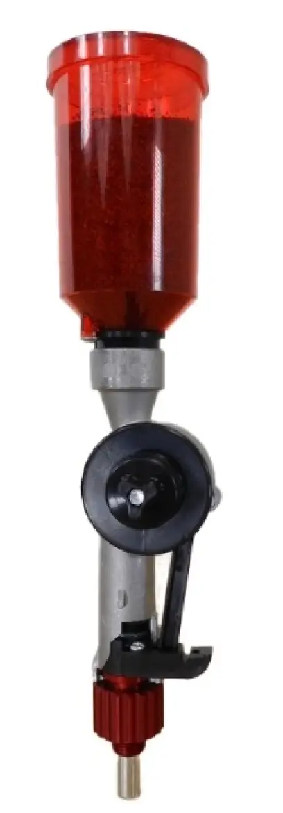 <div>Automatický prachovač s novým otočným adaptérem s větší úchopovou plochou pro nastavení do lisu. Vyvýší prachoměr, aby vyhovoval dlouhým matricím, a eliminuje potřebu instalace produžovače LEE Riser.<br>
</div>