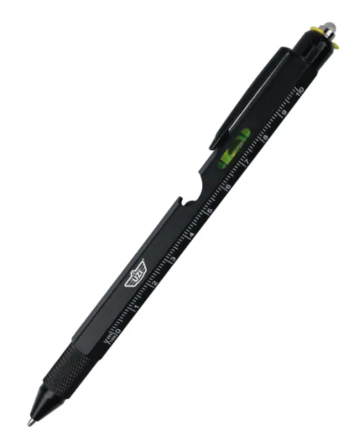 Taktické pero UZI Tactical Utility Pen je vybaveno kuličkovým perem, pravítkem, vodováhou, LED světlem, držákem telefonu, plochým a křížovým šroubovákem a stylusem pro psaní na displej.