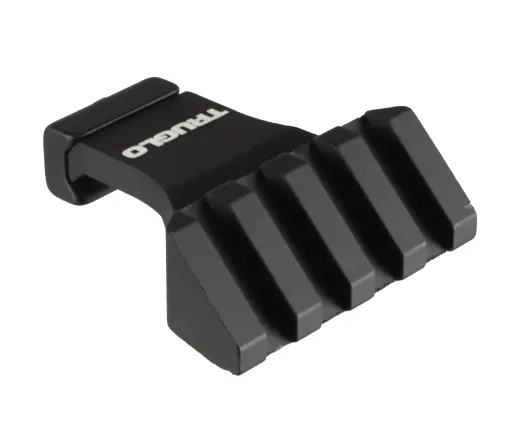 Boční zvedací Picatinny montáž v úhlu 45° umožňuje snadný a rychlý přechod na alternativní optiku. Ideální pro montáž světel či laserů bez blokování optiky. Montáž na Picatinny nebo Weaver lištu.