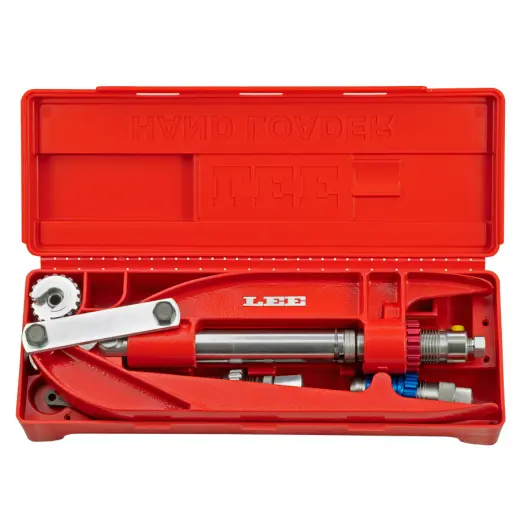 Přenosná ruční přebíjecí sada .38 SPECIAL / .357 MAGNUM BREECH LOCK HANDLOADER KIT, včetně zápalkovače, 3 matric s bushingy pro rychlou výměnu a klíče na ozubené matice. Plastový úložný box součástí.
