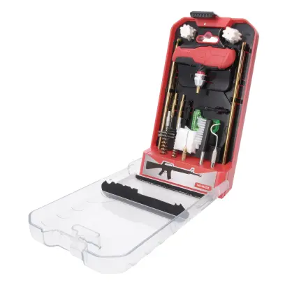 22dílná sada na čištění pušek AR-15 (ráže 5,56 / .223). Prakticky uspořádaná ve výklopné úložné krabičce.