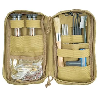 Kompaktní sada na čištění pušek a pistolí Birchwood Casey je ideální pro použití na střelnici i v terénu. Prakticky uspořádaná v textilním zeleném pouzdře vybaveném systémem uchycení MOLLE.