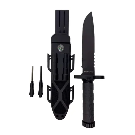 Humvee Next Gen Survival Knife je robustní nůž s nerezovou čepelí, texturovanou gumovou rukojetí a kladivovým hrotem. Součástí je nylonové pouzdro s kompasem, křesadlo, brousek a píšťalka.