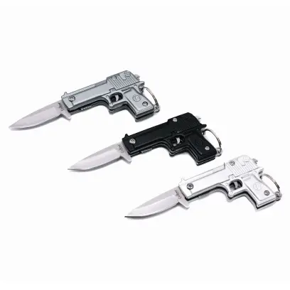 Originální přívěsek na klíče ve tvaru pistole ukrývající plně funkční nůž s pružinovým otevíráním. Praktický doplněk pro každodenní nošení. K dispozici ve třech barvách.