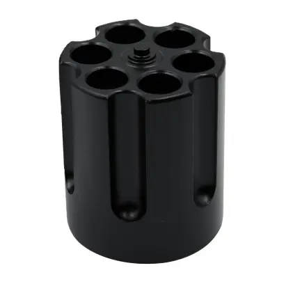 Stylový stojánek na psací potřeby Caliber Gourmet ve tvaru bubínku revolveru zaujme na první pohled. Vyrobený z masivního litého hliníku v elegantním černém provedení.