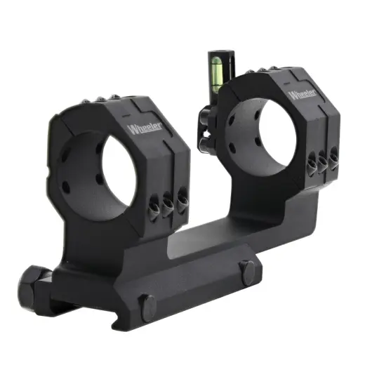 Jednodílná montáž WHEELER 1 PIECE CANTILEVER SCOPE MOUNT pro platformu AR-15 s integrovanou vodováhou a posunem optiky dopředu. Lehké nízkoprofilové provedení.