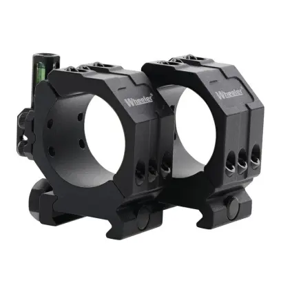Dvoudílné montážní kroužky WHEELER 2 PIECE PICATINNY SCOPE RINGS s integrovanou vodováhou pro pevné uchycení optiky na Picatinny lištu. Průměr tubusu 34 mm, střední profil.