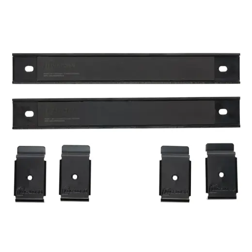 Magnetický držák Lockdown SecureWall – 2 ks Magnetický držák SecureWall na nože, nářadí, zásobníky a další kovové předměty. Silný magnet udrží i těžší předměty. Možnost montáže svisle i vodorovně. Délka 20 cm. Balení obsahuje 2 ks držáků.