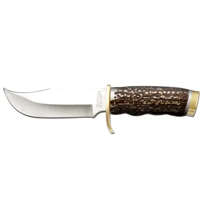 Nůž Pro Hunter 171UH Uncle Henry Nůž s pevnou čepelí z uhlíkové nerezové oceli (14 cm) a ergonomickou rukojetí s mosaznou záštitou. Včetně brousku a koženého pouzdra s kapsou na brousek. Celková délka 25 cm, váha 340 g.