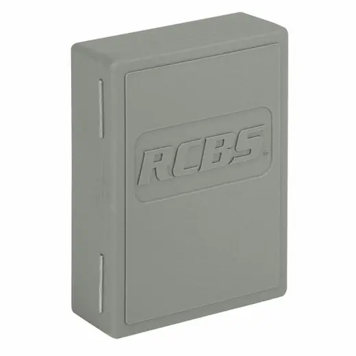RCBS krabička na uložení matric obsahuje jedinečný držák, který pojme až tři matrice, když nejsou používány, aby nedošlo k jejich poškození. Náhradní šedá krabička na RCBS matrice.