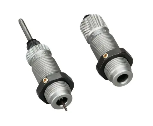 Sada dvou krčkových matric RCBS Neck Die Set pro ráži .300 WBY MAG obsahuje krčkovou matrici s expanzní a vytahovací jednotkou a usazovací matrici se šroubem pro usazení střely.