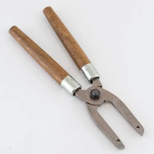 Univerzální držadla (kleště) na kokilu pro šest střel.