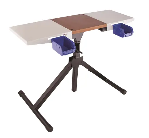 Platinum Series Reloading Stand Skládací přebíjecí stůl Frankford Arsenal® Platinum Series Reloading Stand je nutností pro každého, kdo má omezený prostor pro přebíjení. Skládací konstrukce umožňuje uložení v kompaktních prostorech.