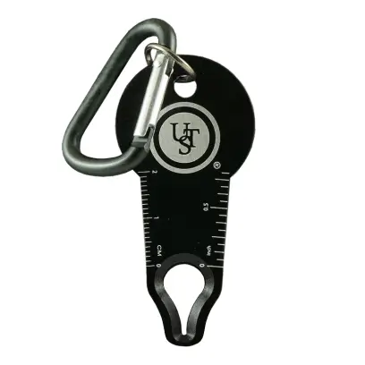 UST Tick Wrangler – nástroj na odstranění klíšťat Stylový a funkční doplněk bezpečně odstraní celé klíště (včetně hlavy) a díky integrované karabině jej snadno připevníte ke klíčům, batohu nebo opasku.